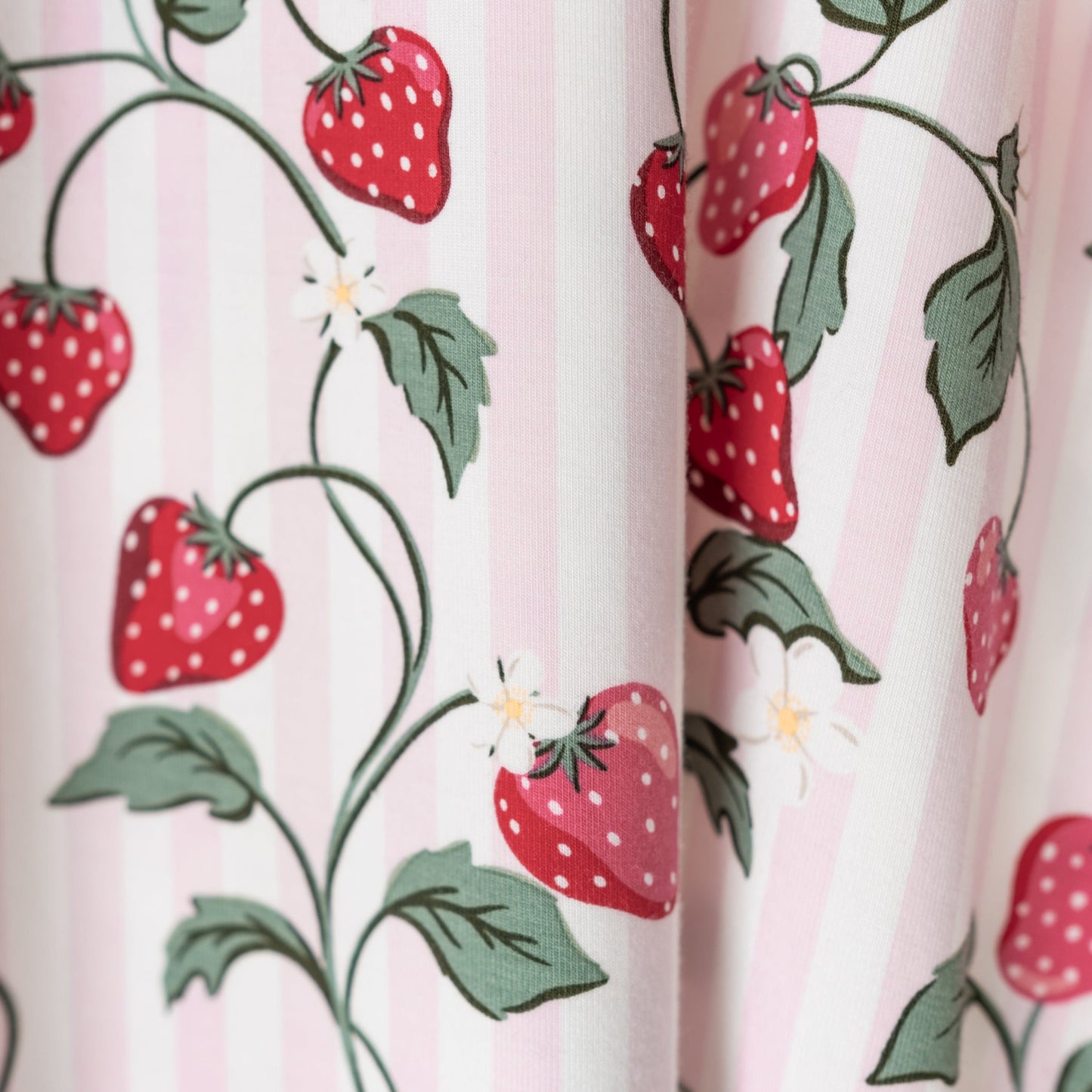 Long Sleeve Pajamas in Strawberry Fields
