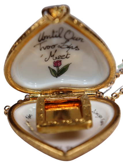 SKU# 8943 - Pendant Necklace - Heart: Tulip -