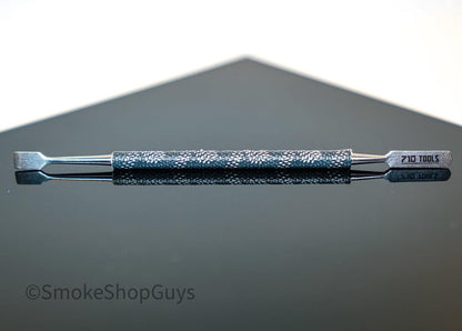 Stylish Functional Dabber: 710Tools Goyard Wrapped, Sophisticated Dabbing Accessory, Unique Premium Aesthetic Wrap, Durable Heat-Resistant Materials for Long-Lasting Use, Ergonomic Design for Easy Handling and Precision, Perfect for Dabbing Enthusiasts.