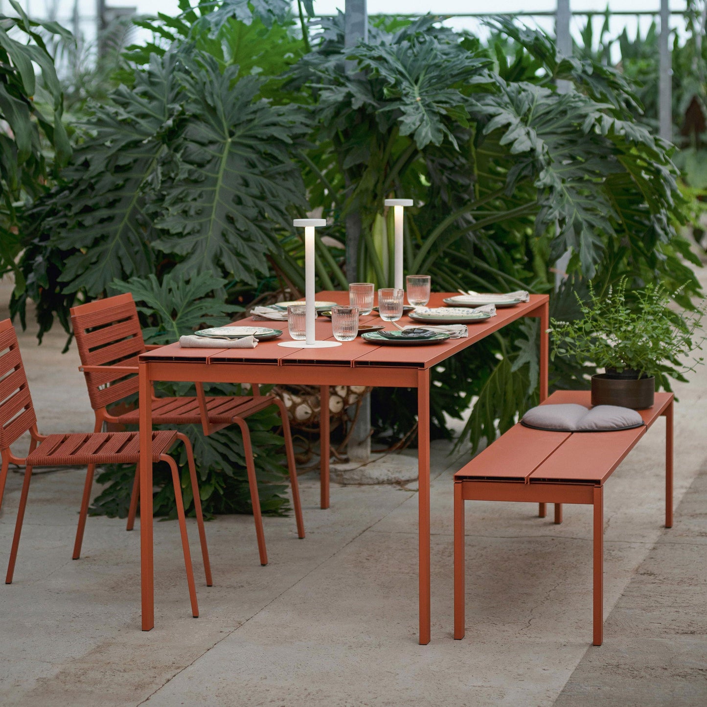 be-Easy Slatted Outdoor Dining Table