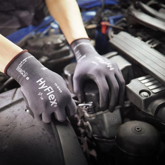 Ansell HyFlex 11-840 Fortix Abrasion Resistant Grip Glove with Foam Nitrile Coating - 15g