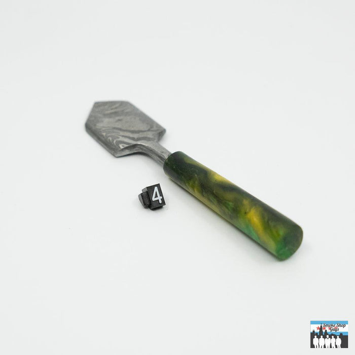 Durable Dabbing Tool Damascus HK: Enhance your dabbing setup, Resin Shovel Dabber, Functionality with Artistry, Handcrafted with Unique Resin Design, Premium Damascus Steel, Ergonomic Shovel Shape, Effortless Scooping and Handling, Durable Construction, Long-Lasting Performance, Perfect for Those Who Value High-Quality, Artistic Tools.