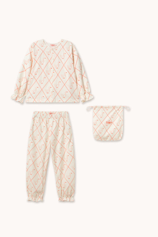 Geese Set in Off-White