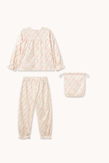 Geese Set in Off-White