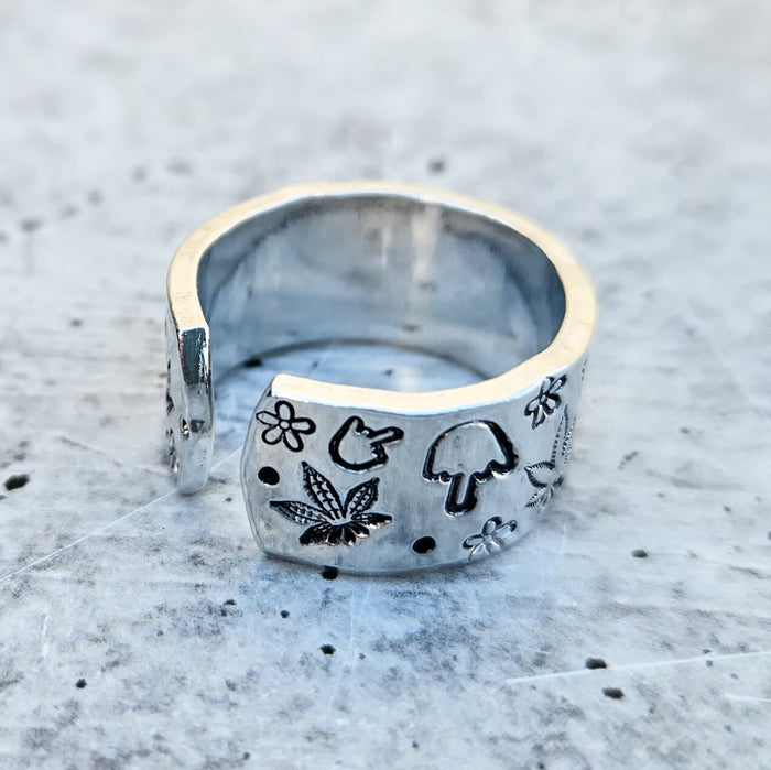 Hemp Leaf Middle Finger Ring - Marijuana Leaf Silver Ring Salt and Sparkle