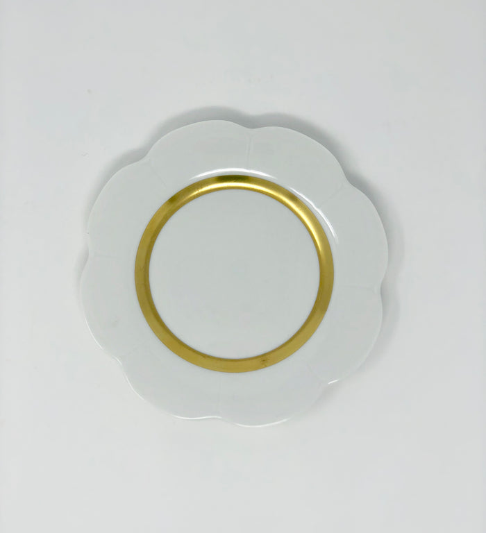 SKU# B220-NYM20466 - Fleur'T Matte Gold Dessert Plate - Shape Nymphea - Size: 8.5"