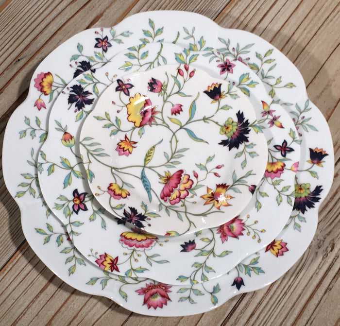 SKU# B280-NYM18153 - Adriana Dinner Plate - Shape Nymphea - Size: 10.75"